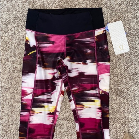 Lululemon Speed Tight IV, size 4, NWT. - Picture 1 of 3